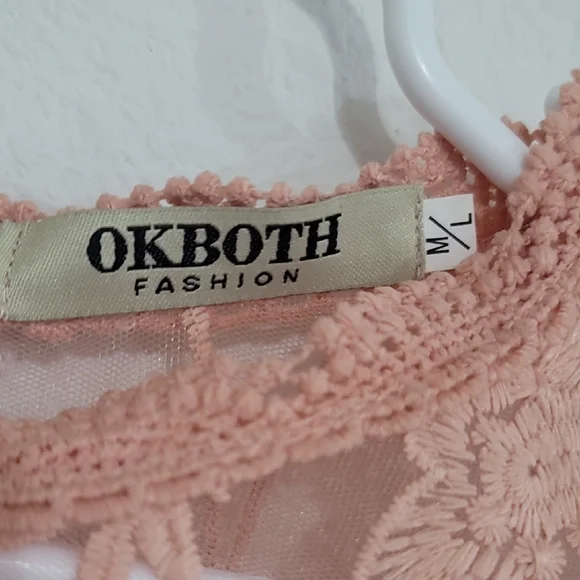 Elegant Floral Lace Blouse in Peach by - Picture 2 of 4